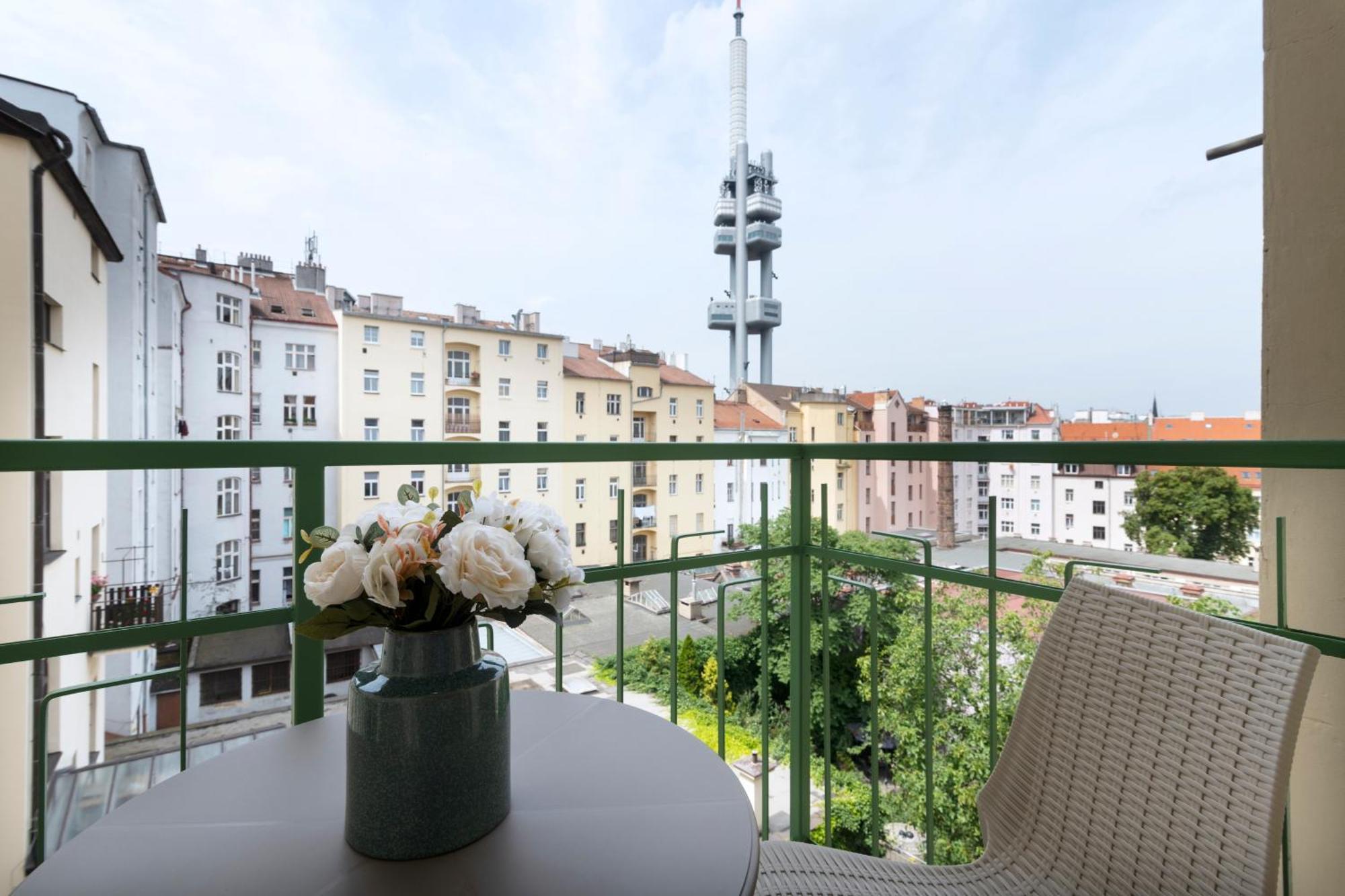 Deluxe Studio mit Balkon